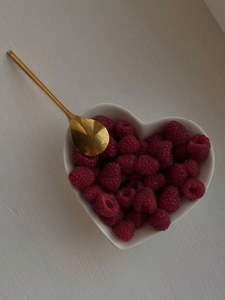 Orchard's Whisper: Rare Berry Medley Mix